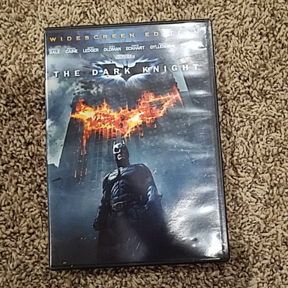 The Dark Knight DVD - Picture 1 of 3
